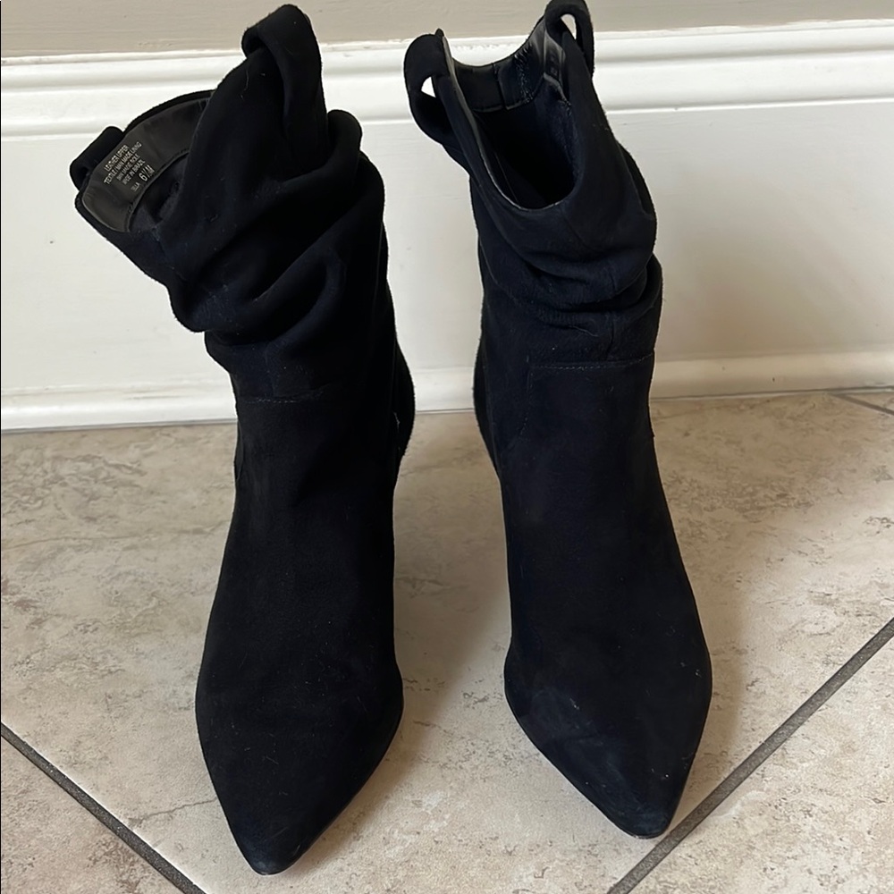 Gianni Bini Chic Black Suede Boots